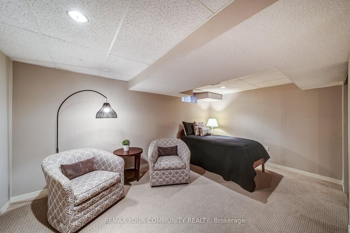 Photo 26 at 10 - 115 Avenue Road, North Richvale, Richmond Hill