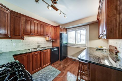 Photo 5 at 10 - 115 Avenue Road, North Richvale, Richmond Hill