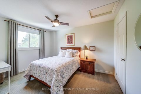 Photo 17 at 10 - 115 Avenue Road, North Richvale, Richmond Hill