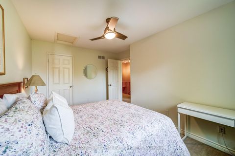 Photo 18 at 10 - 115 Avenue Road, North Richvale, Richmond Hill