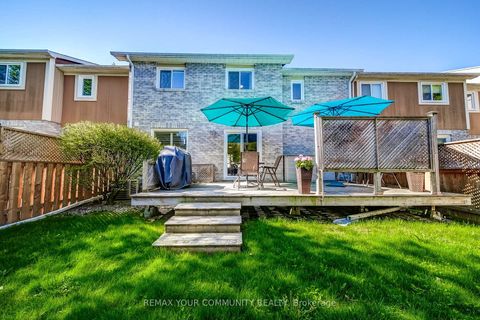 Photo 30 at 10 - 115 Avenue Road, North Richvale, Richmond Hill