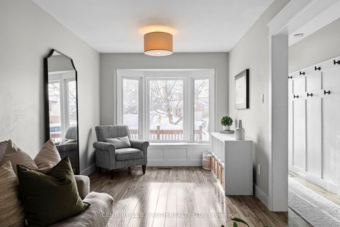 Photo 1 at 13 Hadden Crescent, Cundles East, Barrie