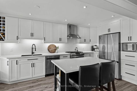 Photo 4 at 13 Hadden Crescent, Cundles East, Barrie