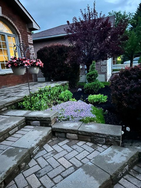 Photo 2 at 4 Irish Lane, Grove East, Barrie