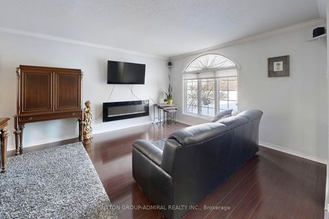 Photo 5 at 4 Irish Lane, Grove East, Barrie