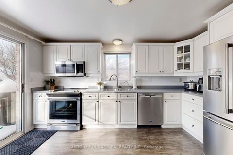 Photo 10 at 4 Irish Lane, Grove East, Barrie