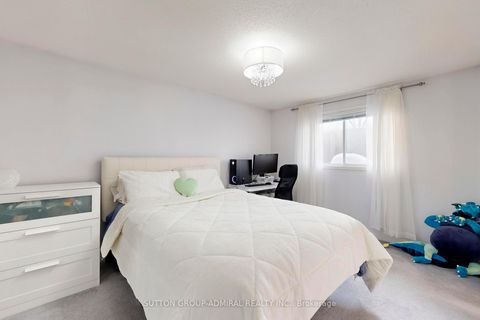 Photo 14 at 4 Irish Lane, Grove East, Barrie