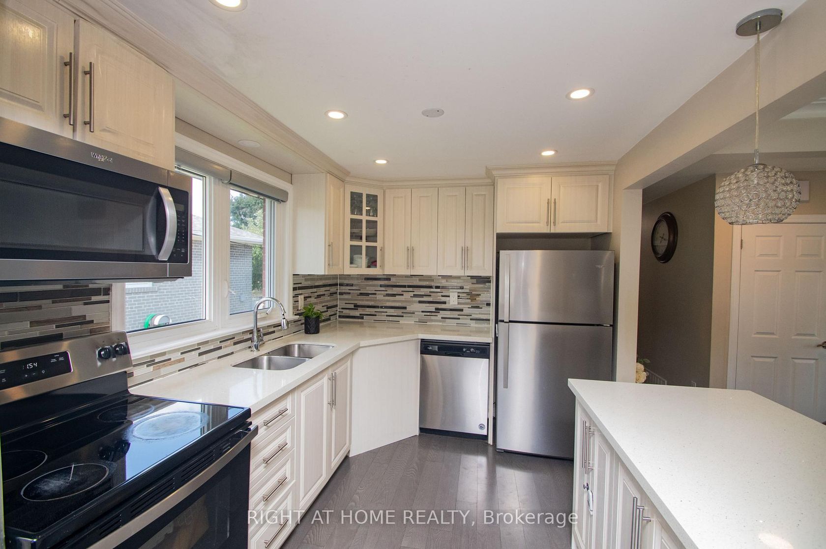 65 Bridgenorth Crescent, Beaumonde Heights, Toronto 