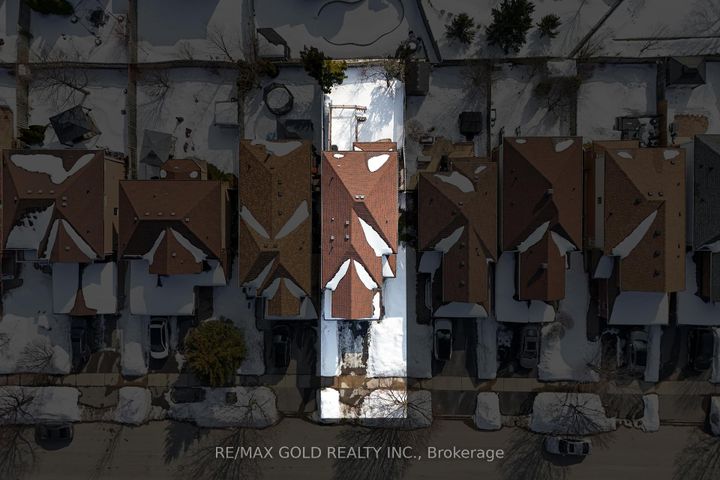 Photo 4 at 18 Russell Street, Georgetown, Halton Hills