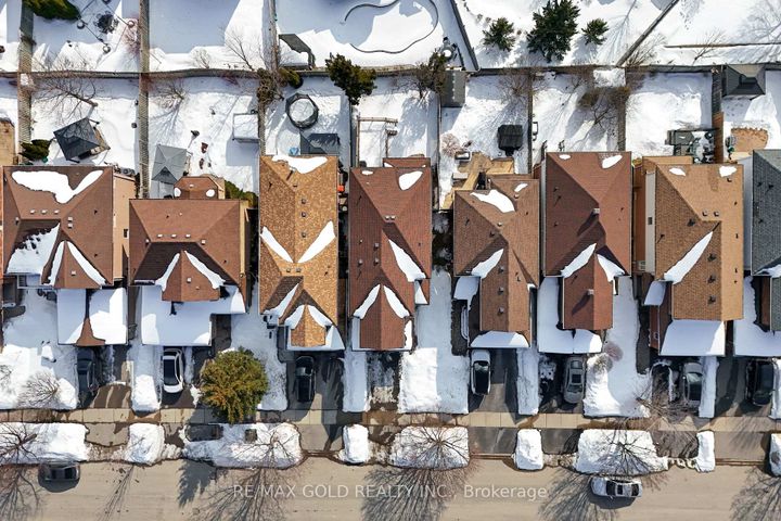 Photo 5 at 18 Russell Street, Georgetown, Halton Hills