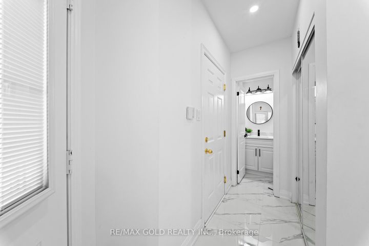 Photo 7 at 18 Russell Street, Georgetown, Halton Hills