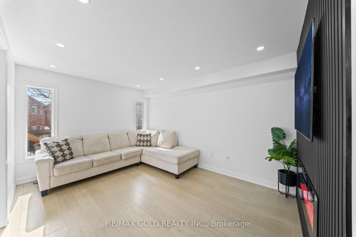 Photo 23 at 18 Russell Street, Georgetown, Halton Hills