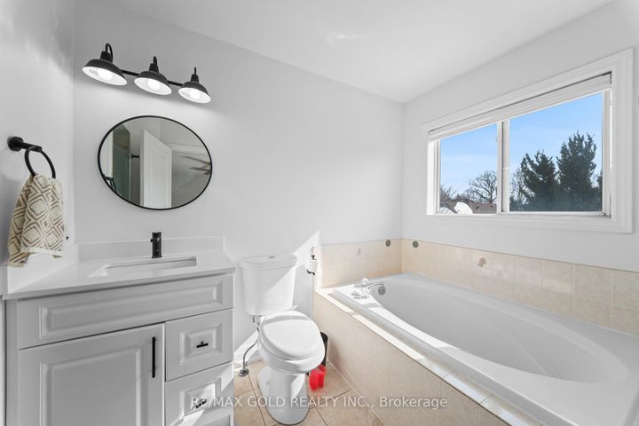 Photo 34 at 18 Russell Street, Georgetown, Halton Hills