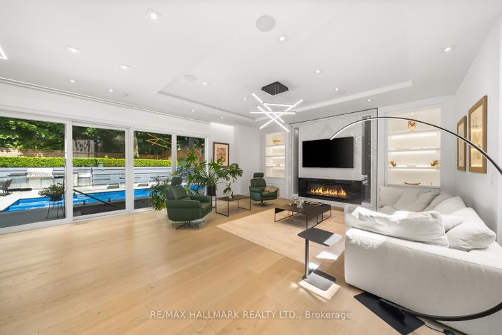 Photo 14 at 65 Whittaker Crescent, Bayview Village, Toronto