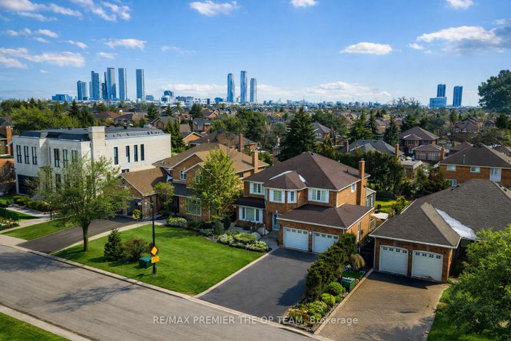 Photo 3 at 55 Fifth Avenue, East Woodbridge, Vaughan