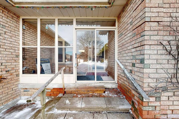 Photo 5 at 9 COATES Crescent, Oak Ridges Lake Wilcox, Richmond Hill