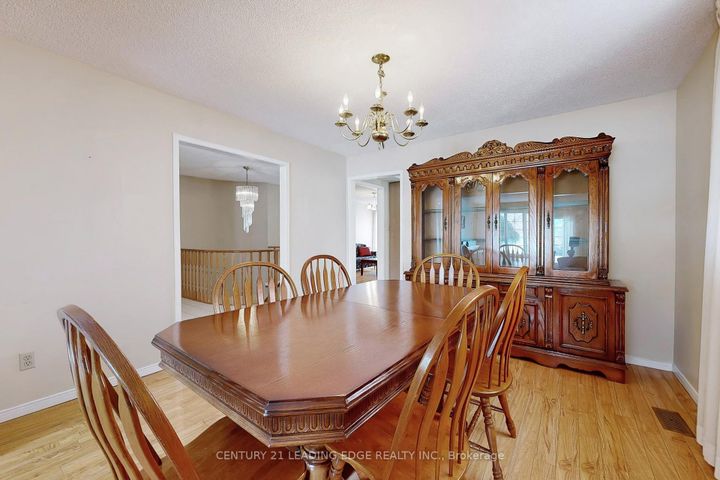 Photo 16 at 9 COATES Crescent, Oak Ridges Lake Wilcox, Richmond Hill
