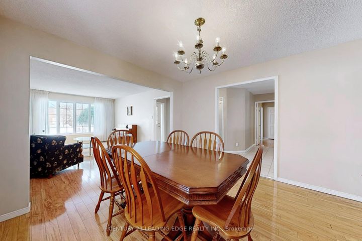 Photo 17 at 9 COATES Crescent, Oak Ridges Lake Wilcox, Richmond Hill