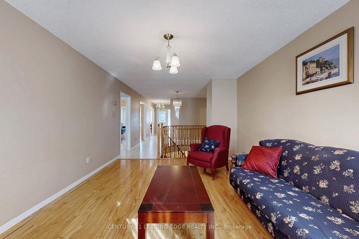 Photo 21 at 9 COATES Crescent, Oak Ridges Lake Wilcox, Richmond Hill