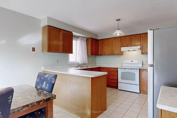 Photo 23 at 9 COATES Crescent, Oak Ridges Lake Wilcox, Richmond Hill