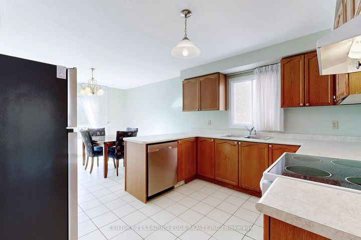 Photo 24 at 9 COATES Crescent, Oak Ridges Lake Wilcox, Richmond Hill