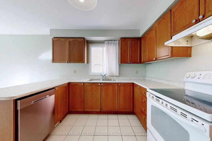 Photo 25 at 9 COATES Crescent, Oak Ridges Lake Wilcox, Richmond Hill