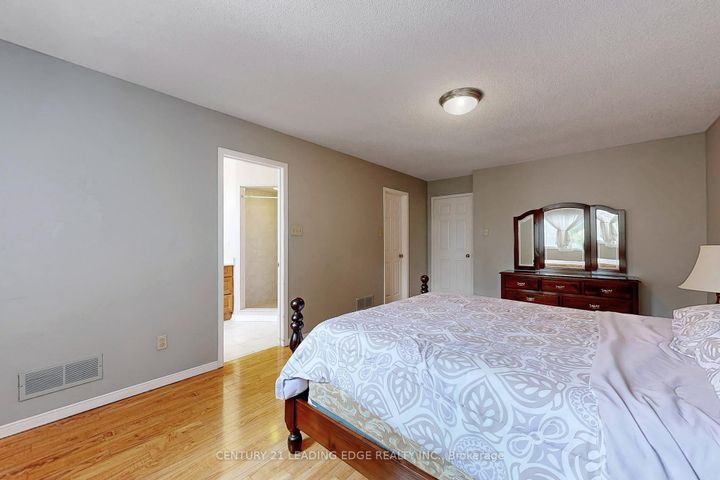 Photo 38 at 9 COATES Crescent, Oak Ridges Lake Wilcox, Richmond Hill