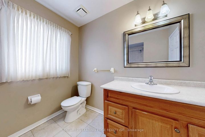 Photo 48 at 9 COATES Crescent, Oak Ridges Lake Wilcox, Richmond Hill