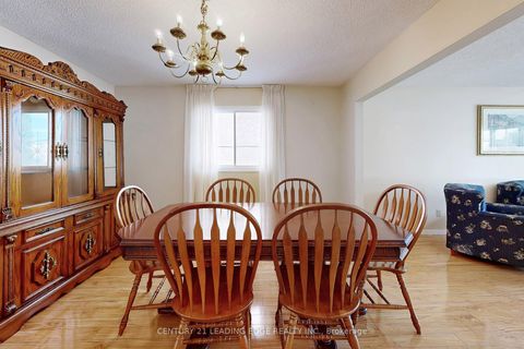 Photo 15 at 9 COATES Crescent, Oak Ridges Lake Wilcox, Richmond Hill