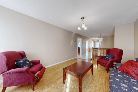 Photo 22 at 9 COATES Crescent, Oak Ridges Lake Wilcox, Richmond Hill