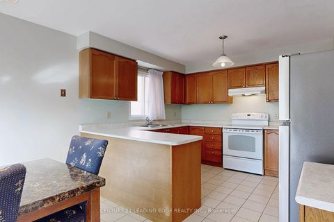 Photo 23 at 9 COATES Crescent, Oak Ridges Lake Wilcox, Richmond Hill