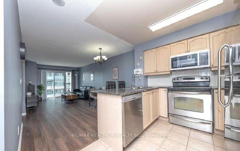Photo 4 at 708 - 185 Oneida Crescent, Langstaff, Richmond Hill