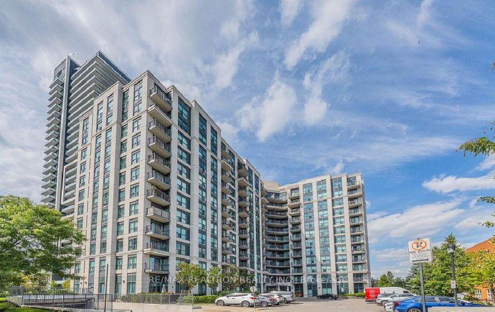 708 - 185 Oneida Crescent, Langstaff, Richmond Hill photo number 2