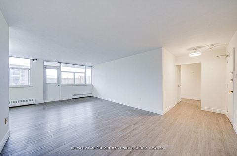 Photo 11 at 606 - 2245 Eglinton Avenue E, Ionview, Toronto