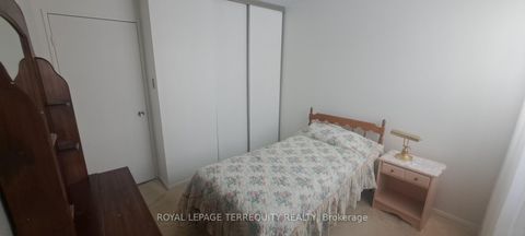 Photo 10 at 114 - 10 Sunrise Avenue, Victoria Village, Toronto