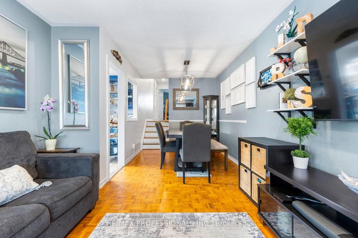 Photo 5 at 7656 Priory Crescent, Malton, Mississauga