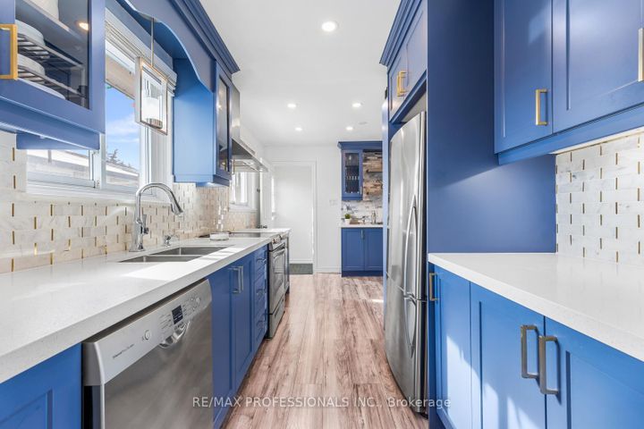 Photo 14 at 7656 Priory Crescent, Malton, Mississauga