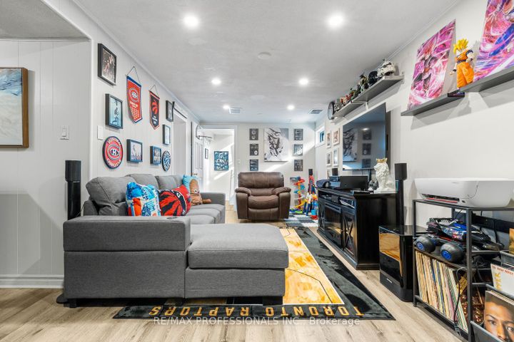 Photo 26 at 7656 Priory Crescent, Malton, Mississauga