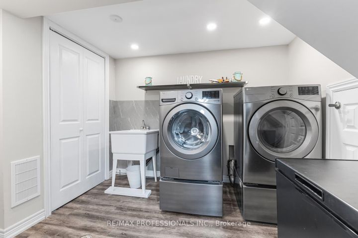 Photo 30 at 7656 Priory Crescent, Malton, Mississauga