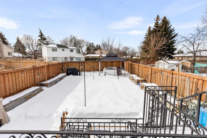 Photo 32 at 7656 Priory Crescent, Malton, Mississauga