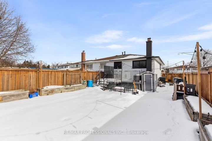 Photo 33 at 7656 Priory Crescent, Malton, Mississauga