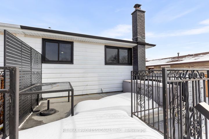 Photo 34 at 7656 Priory Crescent, Malton, Mississauga