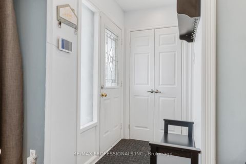 Photo 2 at 7656 Priory Crescent, Malton, Mississauga