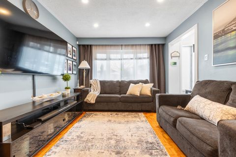 Photo 9 at 7656 Priory Crescent, Malton, Mississauga