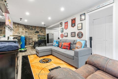 Photo 25 at 7656 Priory Crescent, Malton, Mississauga