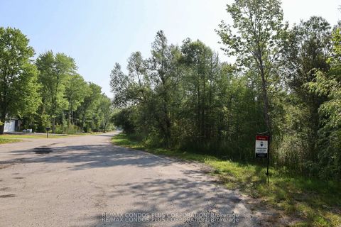 Photo 7 at 1 Donna Drive, Pefferlaw, Georgina