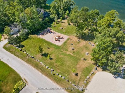 Photo 11 at 1 Donna Drive, Pefferlaw, Georgina