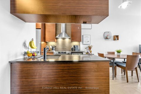 Photo 11 at 628 - 1 Market Street, Waterfront Communities C8, Toronto