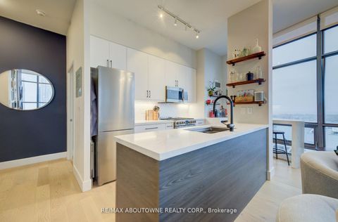 Photo 10 at Ph02 - 3 Navy Wharf Court, Waterfront Communities C1, Toronto