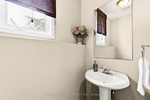 Photo 33 at 69 Matthewson Place, Brooklin, Whitby